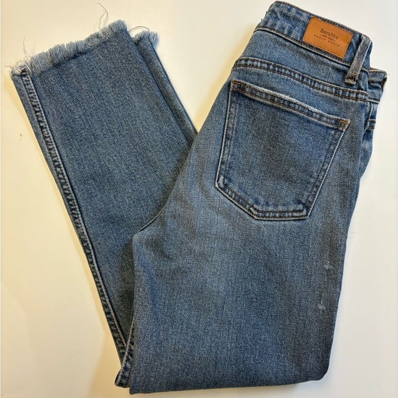 Bershka mid rise straight cropped leg raw hem medium wash denim jeans size 0 - Picture 2 of 10